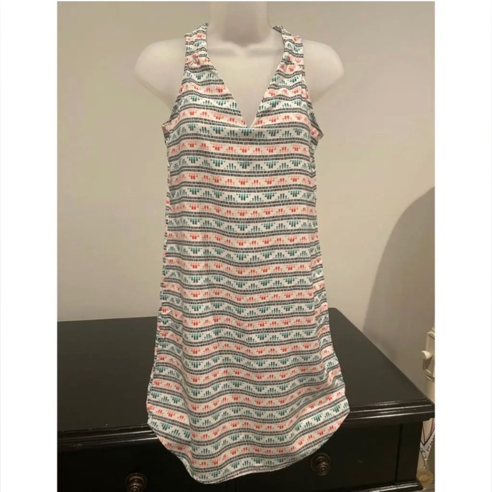 Old Navy V Neck Shift with Keyhole Back